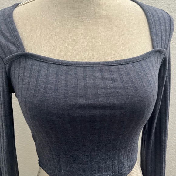 Blue long sleeve crop top - Picture 2 of 5